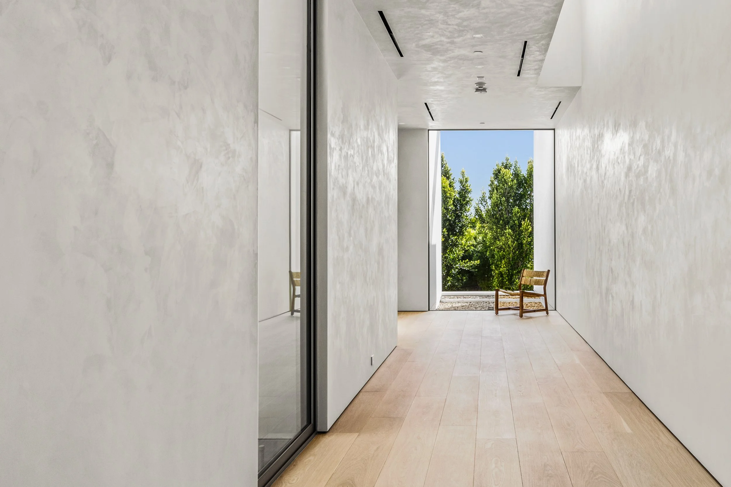 Luxury Interiors — Joe Bryant — Aaron Kirman Group — George Ruan