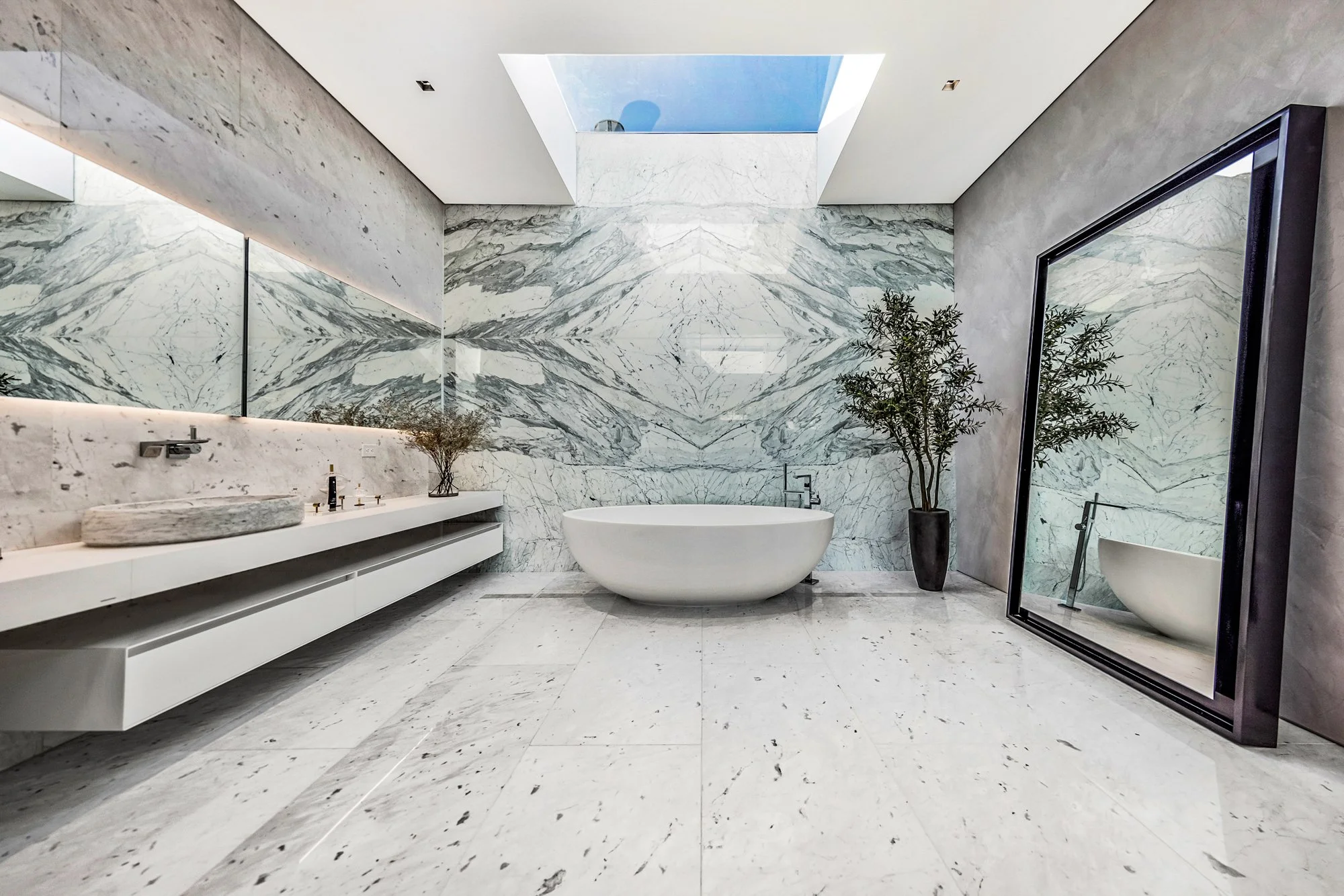 Luxury Interiors — Joe Bryant — Aaron Kirman Group — 1108 Wallace Ridge — Michael Chen — Luxford Group